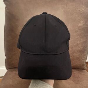 Lululemon black fast and free hat